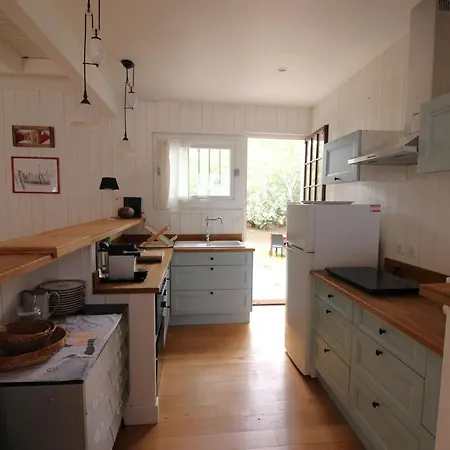 Orientee Sud Avec Terrasse, Jardin Et Wifi A Petit-piquey - Fr-1-736-14