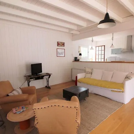 Orientee Sud Avec Terrasse, Jardin Et Wifi A Petit-piquey - Fr-1-736-14